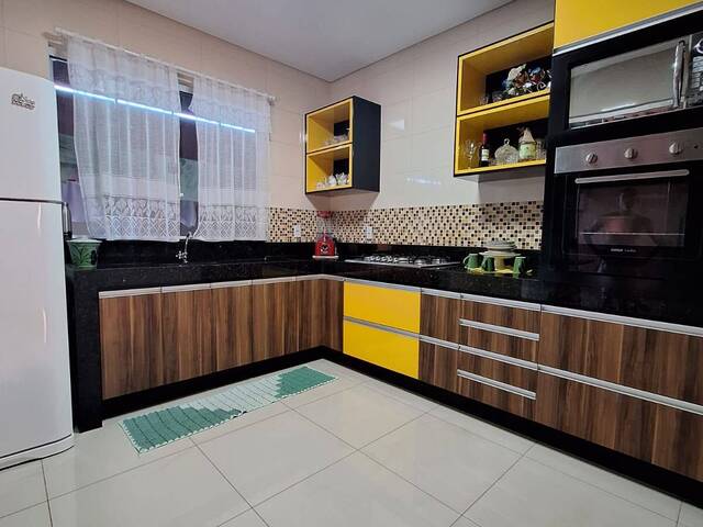 #4 - Casa para Venda em Goiânia - GO - 1