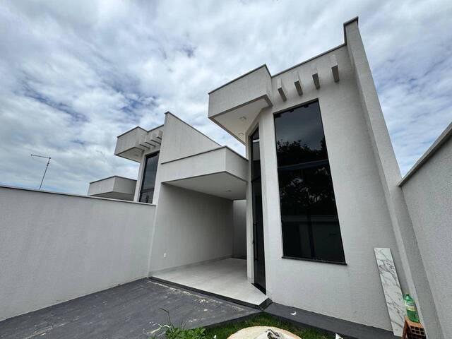 #8 - Casa para Venda em Aparecida de Goiânia - GO - 2