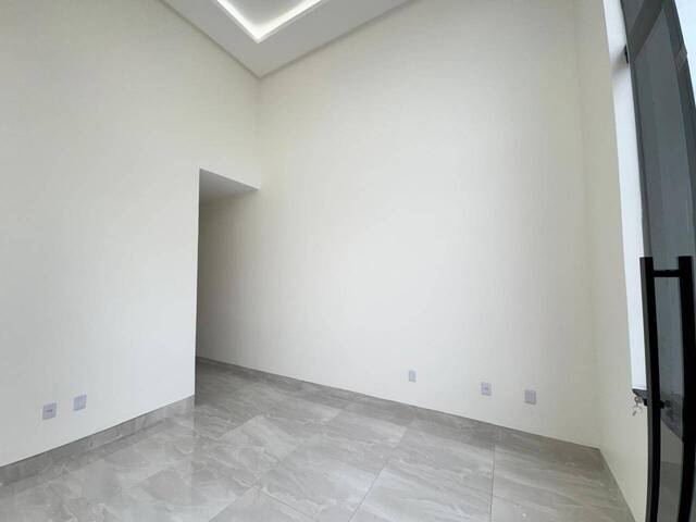 #8 - Casa para Venda em Aparecida de Goiânia - GO - 3